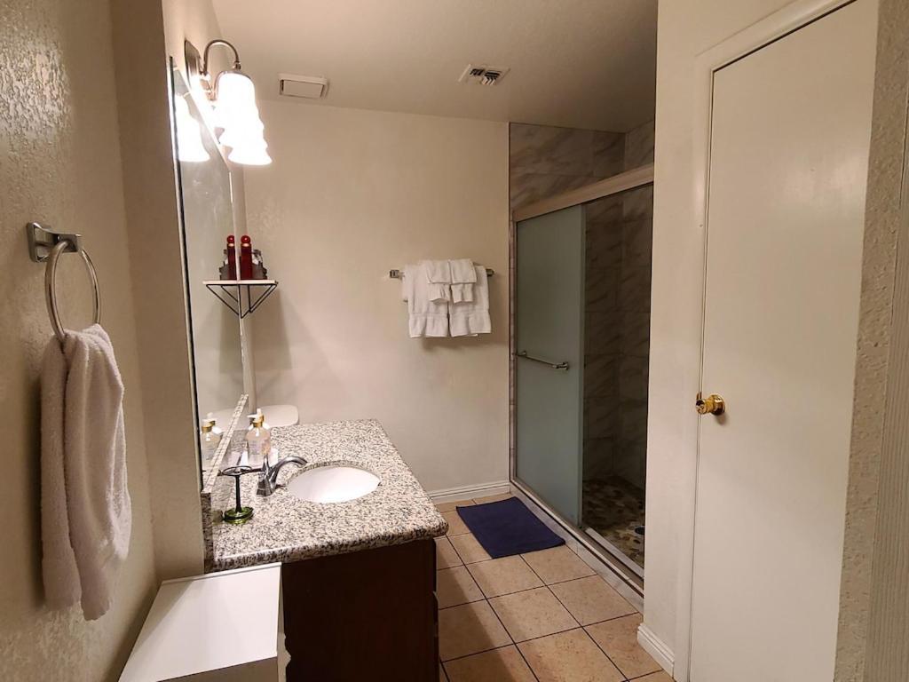 2Bed 1 Bath Condo Near Nellis Afb & The Strip Las Vegas Dış mekan fotoğraf